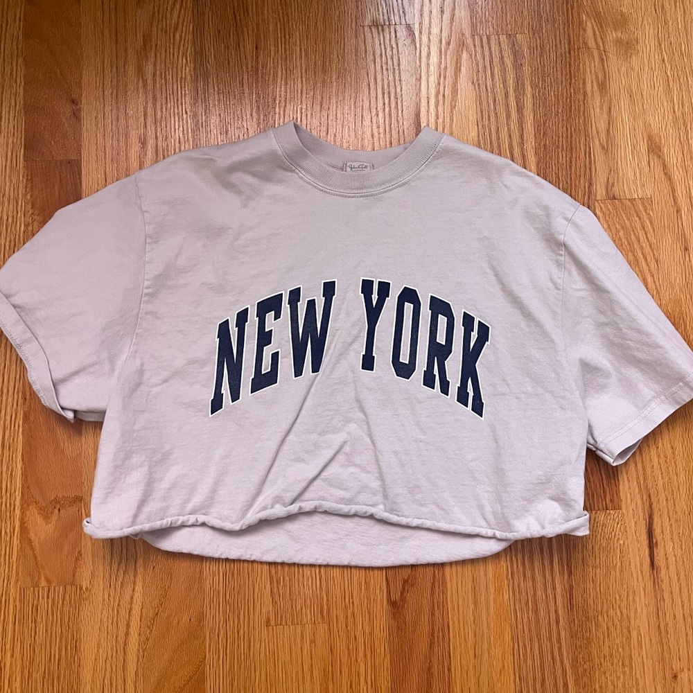 Brandy Melville New York Cropped T-shirt